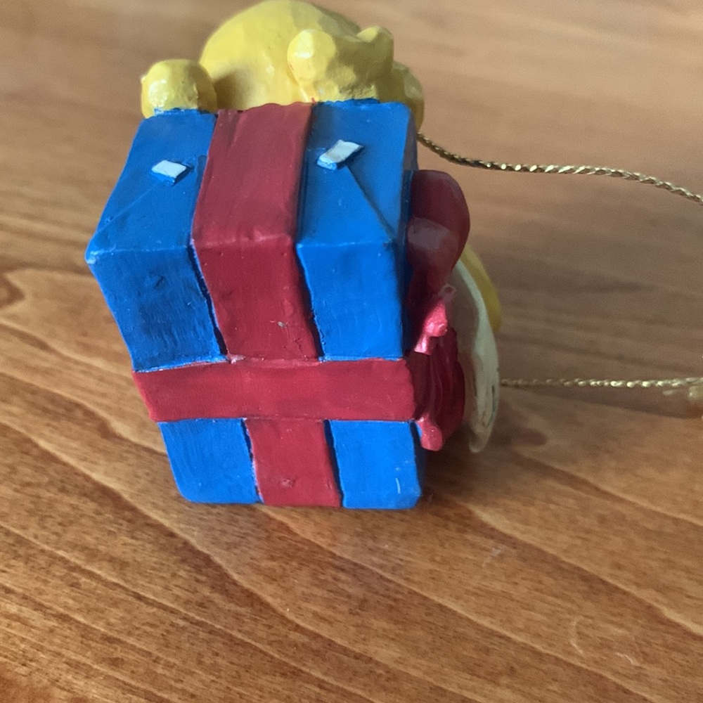 Adorable Winnie the Pooh Addressing Present to Piglet Christmas Ornament - Picture 5 of 6
